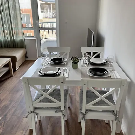 Apartmán Cosy, Fully Renovated 2bd Near The Cathedral Varna