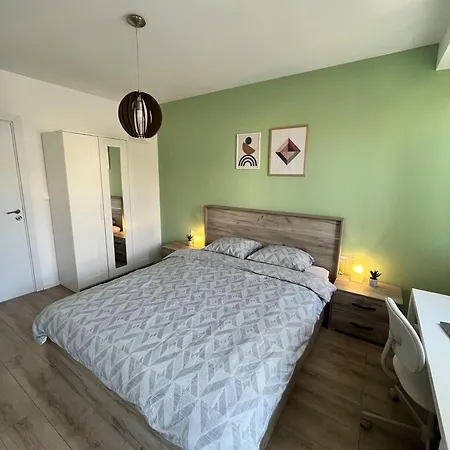 Cosy, Fully Renovated 2bd Near The Cathedral ヴァルナ